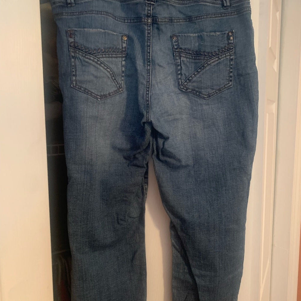 Apt 9 Stonewashed straight legged capri jeans